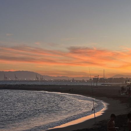 La Casa De La Playa Lägenhet Málaga Exteriör bild