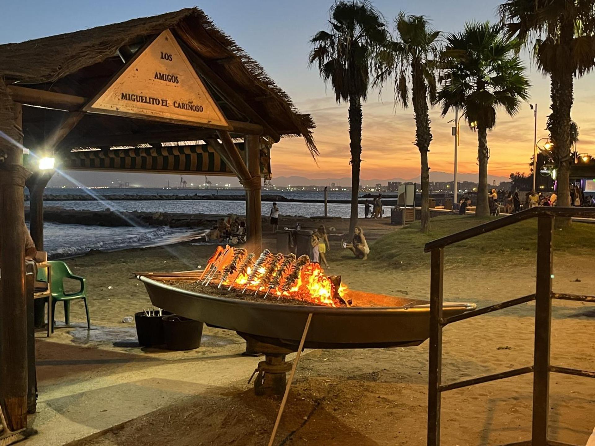 La Casa De La Playa Lägenhet Málaga Exteriör bild